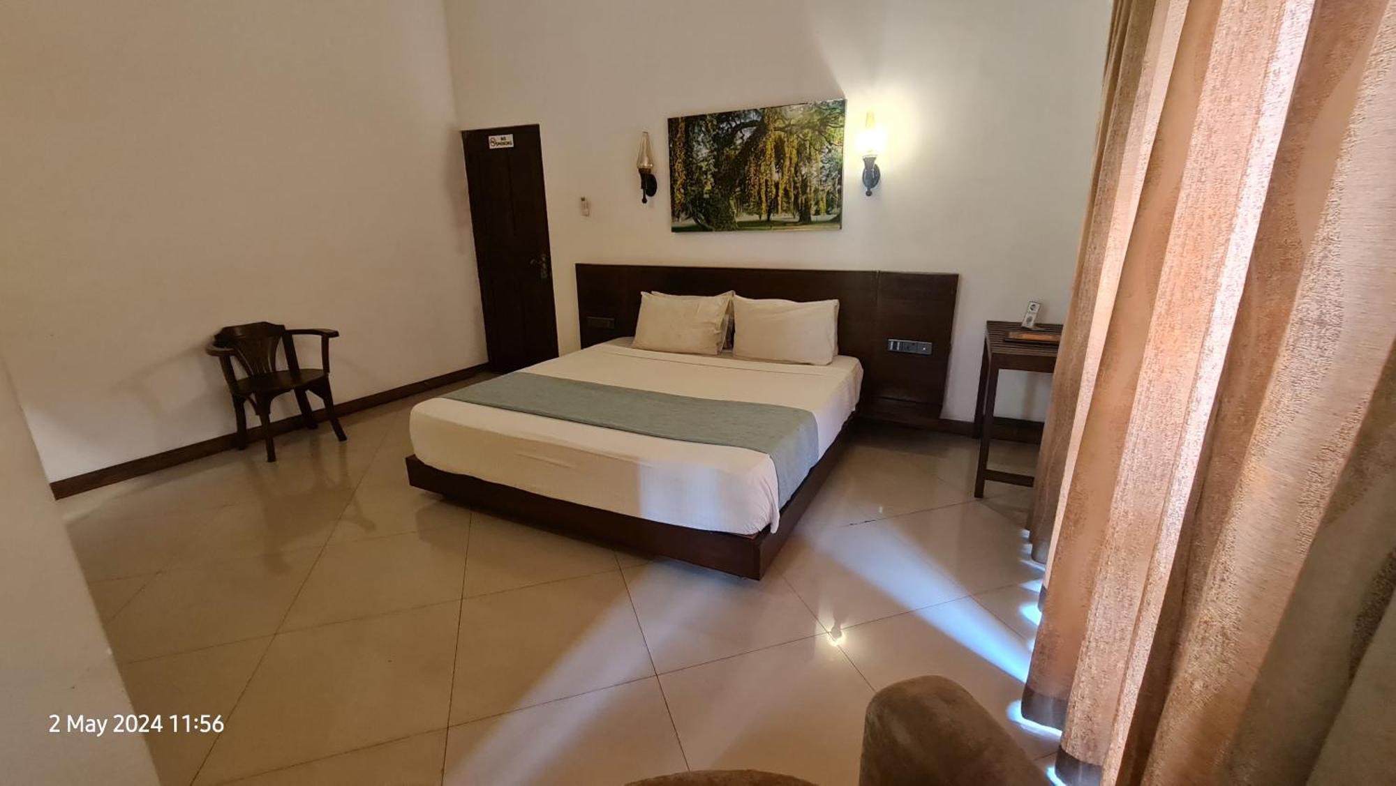 Quick Stop Inn Канди Экстерьер фото